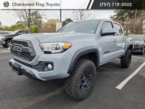 Used 2019 Toyota Tacoma TRD Off-Road image 1