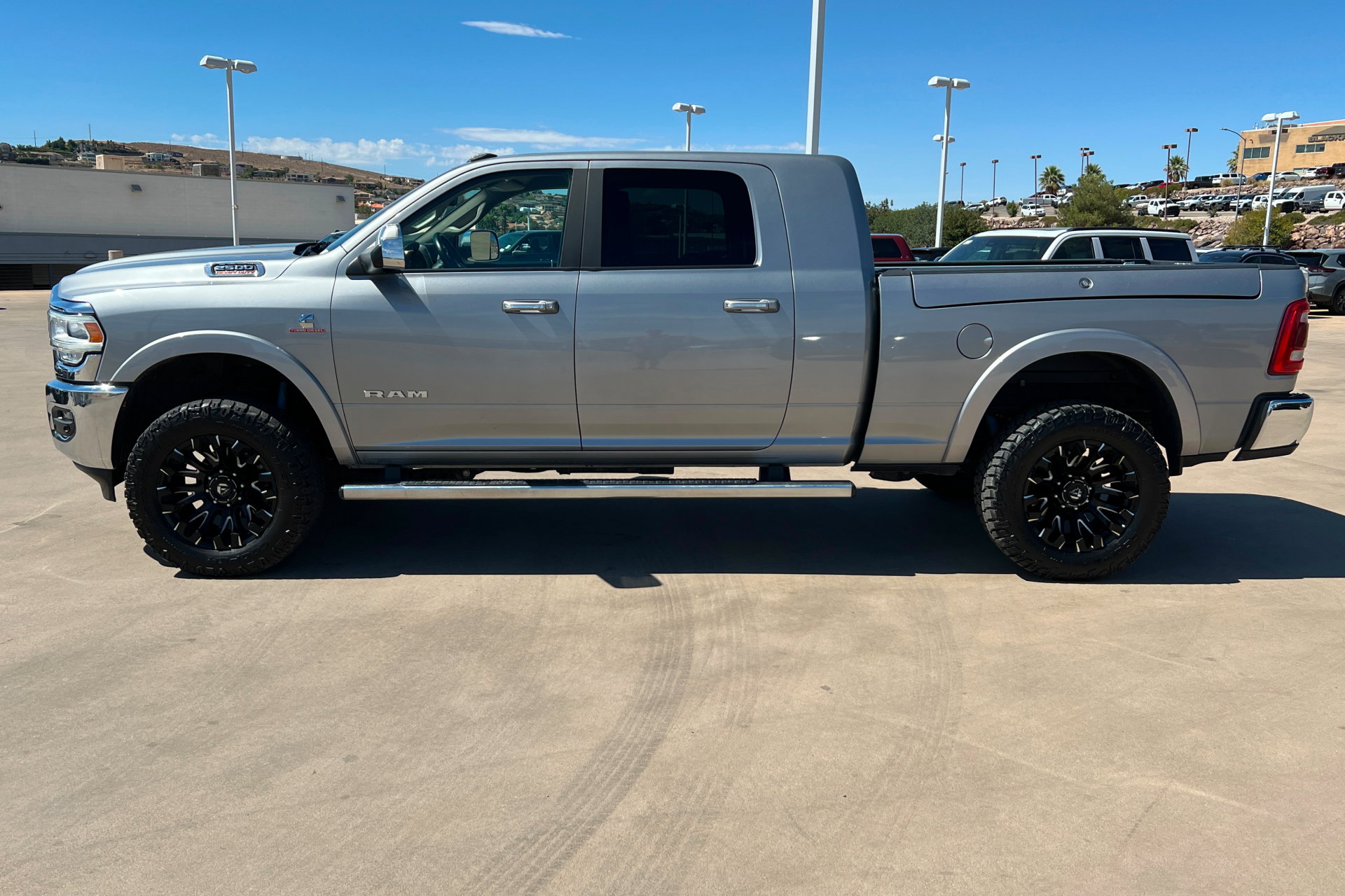 Used 2022 RAM 2500 Laramie w/ Snow Chief Group AWD/4WD image 2