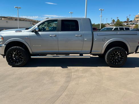 Used 2022 RAM 2500 Laramie w/ Snow Chief Group AWD/4WD image 2
