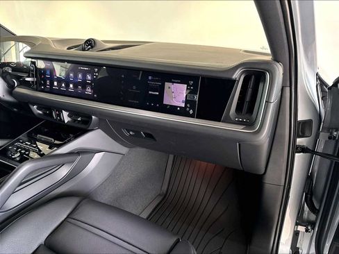 New 2026 Porsche Cayenne AWD/4WD image 22