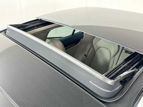 Certified 2024 Porsche Panamera 4 image 21