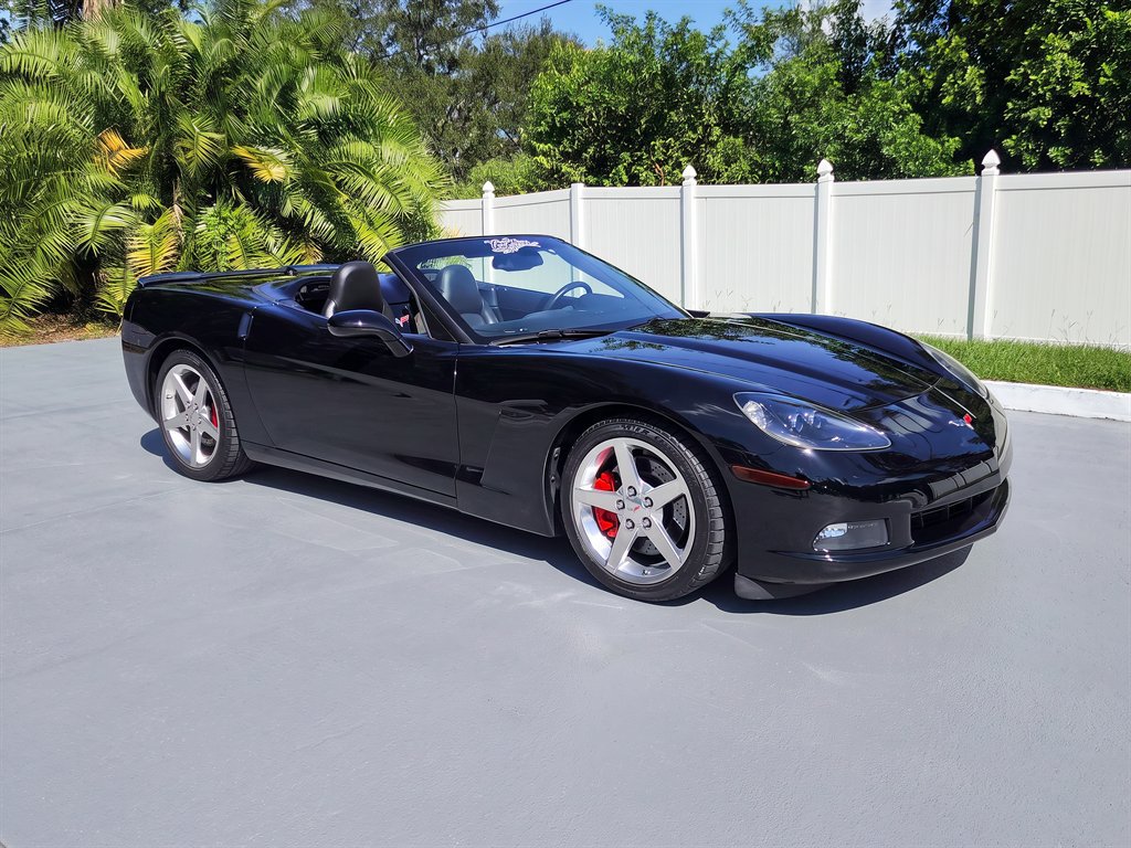 Used 2005 Chevrolet Corvette Convertible w/ Preferred Equipment Group RWD image 2