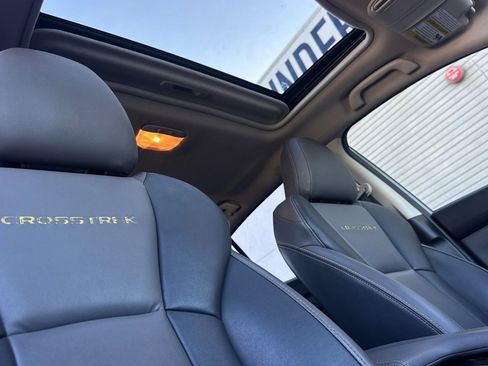 Used 2022 Subaru Crosstrek 2.5i Sport w/ Moonroof Package image 17