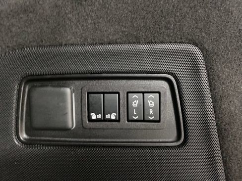 Certified 2023 Cadillac Escalade ESV Premium Luxury AWD/4WD image 28