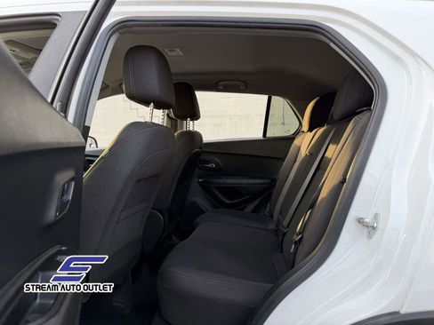 Used 2021 Chevrolet Trax LS w/ Tint and Cruise Package image 23