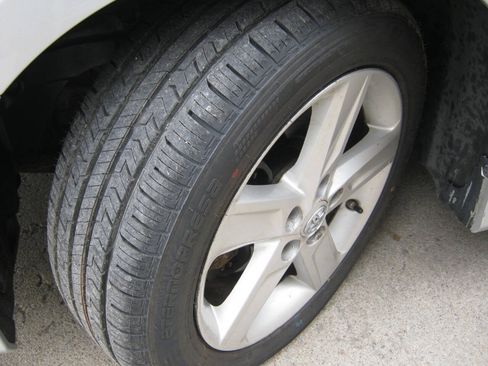 Used 2014 Toyota Camry SE FWD image 16