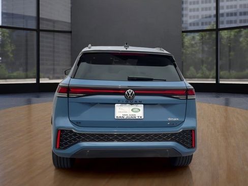 Used 2025 Volkswagen Tiguan SE R-Line AWD/4WD image 6