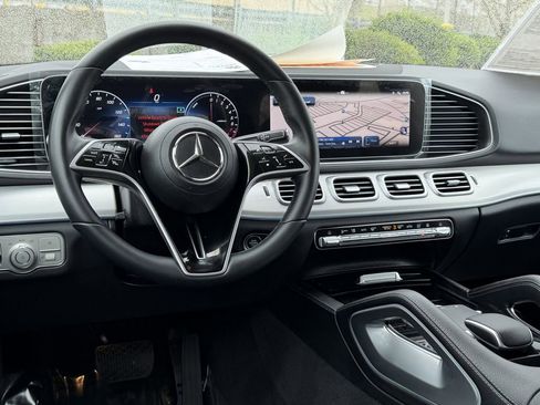 Certified 2025 Mercedes-Benz GLE 450e 4MATIC image 32