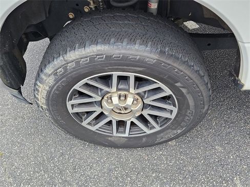 Used 2017 Ford F350 Lariat w/ Lariat Value Package image 10