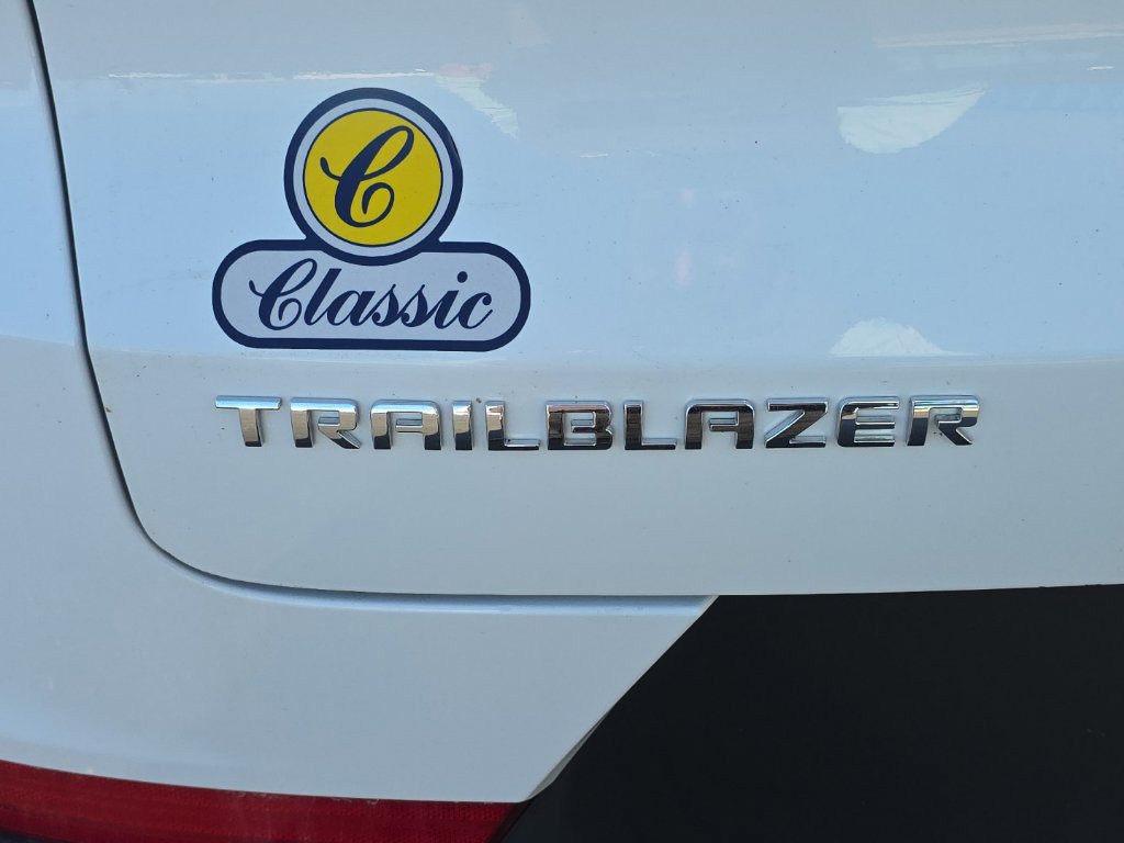 Used 2024 Chevrolet TrailBlazer LS FWD image 18