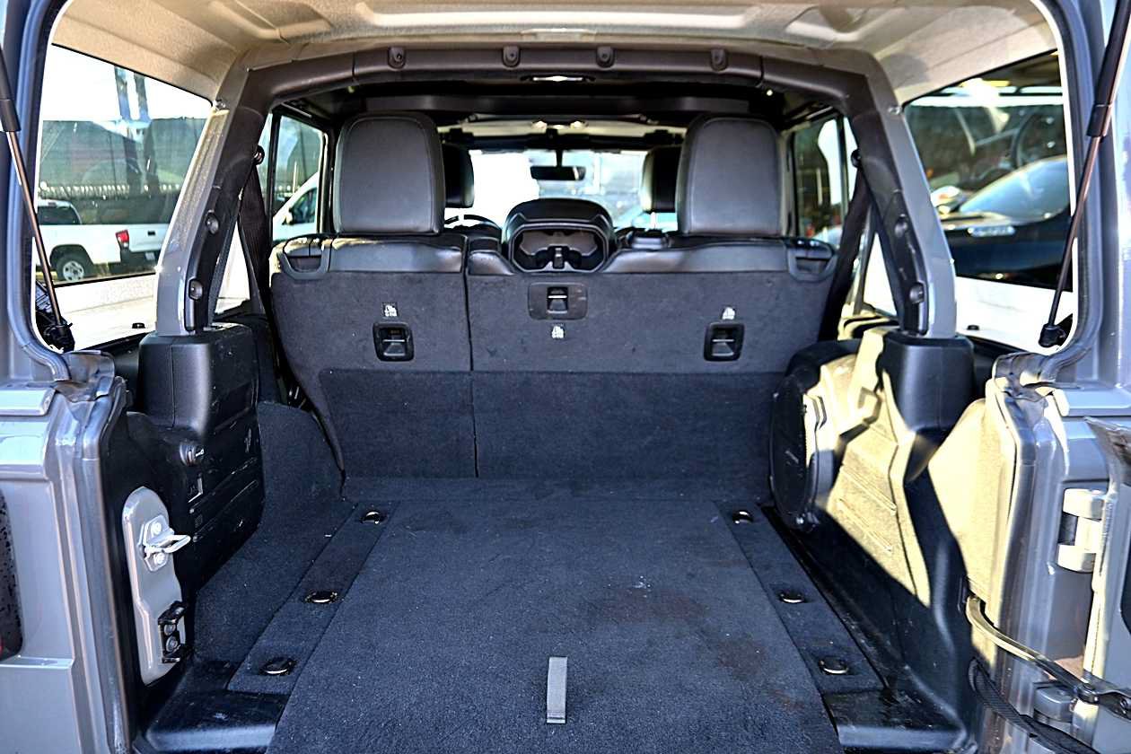 Used 2020 Jeep Wrangler Unlimited Rubicon AWD/4WD image 9
