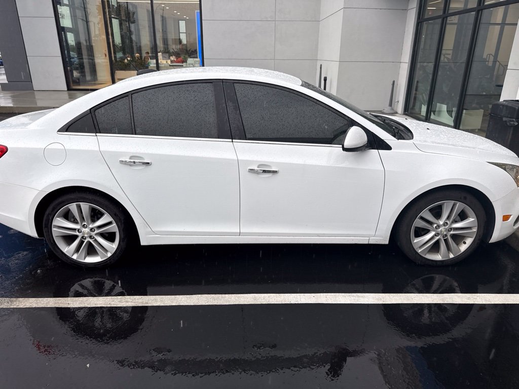 Used 2015 Chevrolet Cruze LTZ FWD image 2