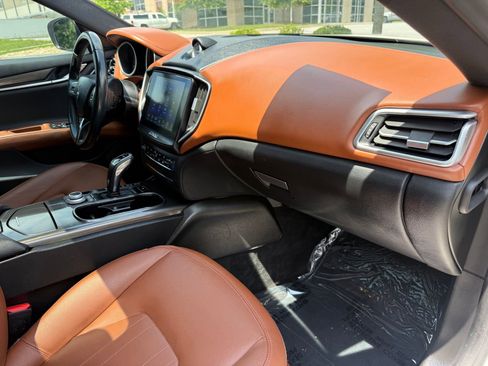 Used 2019 Maserati Ghibli RWD image 24