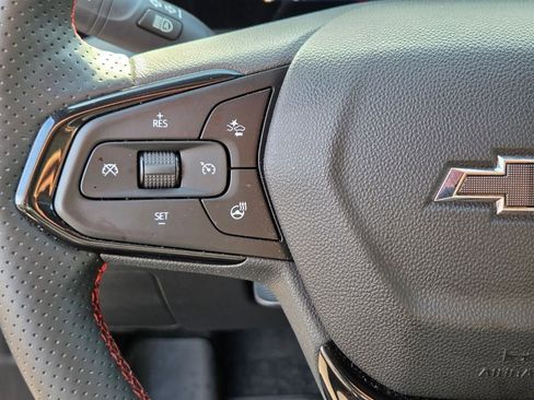 Used 2025 Chevrolet Trax RS w/ Driver Confidence Package FWD image 25