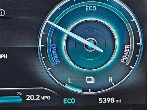 Certified 2025 Hyundai Elantra SEL FWD image 13