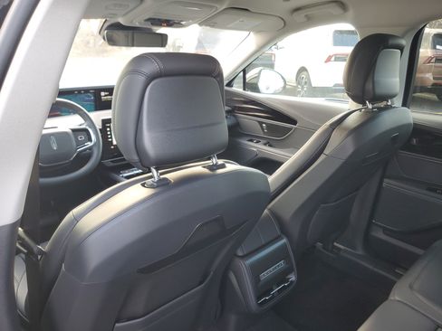 New 2026 Lincoln Nautilus Premier image 28