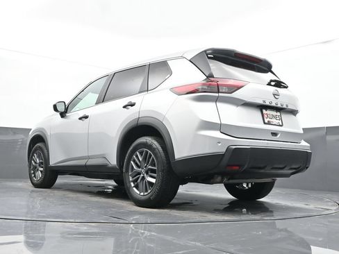 Used 2024 Nissan Rogue S FWD image 39