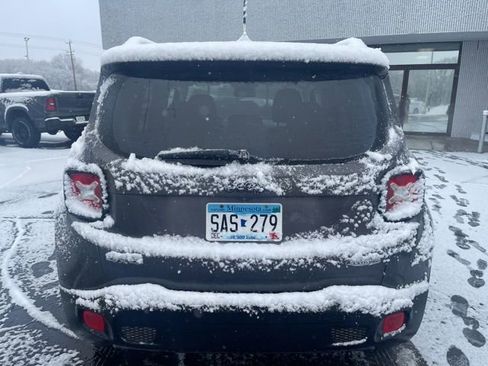 Used 2016 Jeep Renegade Latitude image 8