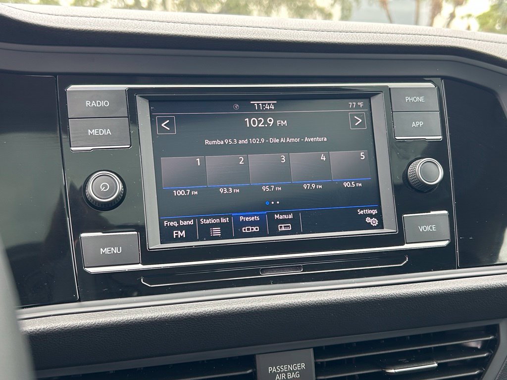 Used 2023 Volkswagen Jetta SE w/ Panoramic Sunroof Package FWD image 27