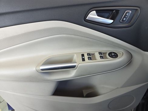 Used 2016 Ford C-MAX Energi SEL w/ Equipment Group 303A FWD image 22
