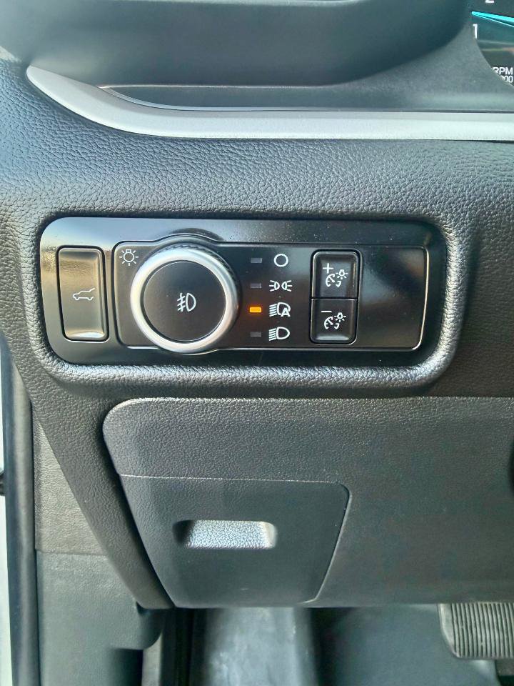 Used 2023 Ford Explorer XLT w/ Equipment Group 202A RWD image 21