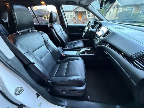 Used 2016 Honda Pilot Elite image 11