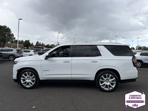 Used 2024 Chevrolet Tahoe High Country AWD/4WD image 2