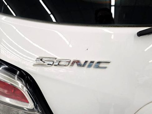 Used 2018 Chevrolet Sonic LT image 38