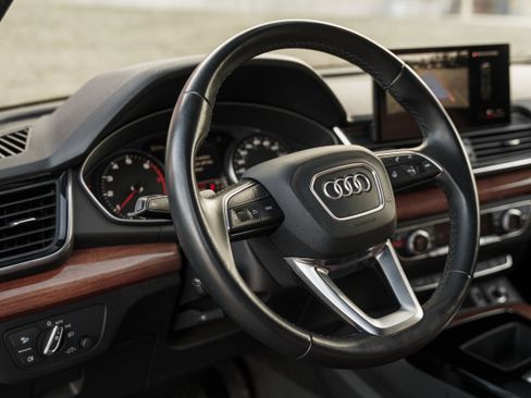 Used 2022 Audi Q5 2.0T Premium w/ Convenience Package image 10