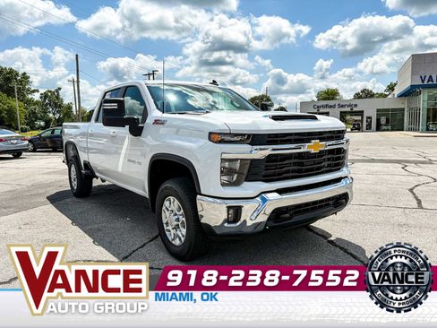 Used 2025 Chevrolet Silverado 2500 LT w/ Leather Package image 1