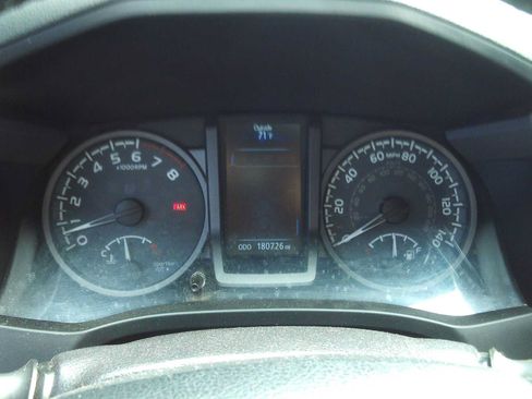 Used 2016 Toyota Tacoma TRD Sport w/ Towing Package AWD/4WD image 11