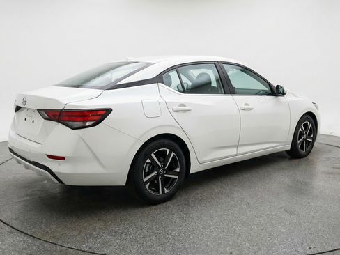 Used 2025 Nissan Sentra SV image 9