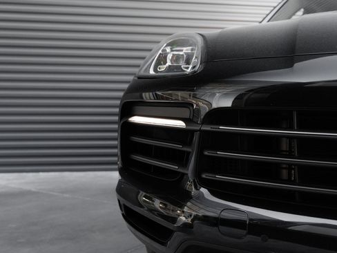 Certified 2023 Porsche Cayenne Platinum Edition AWD/4WD image 38