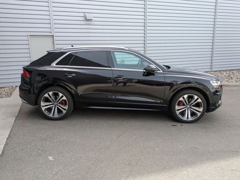 Used 2019 Audi Q8 Premium Plus w/ Premium Plus image 2