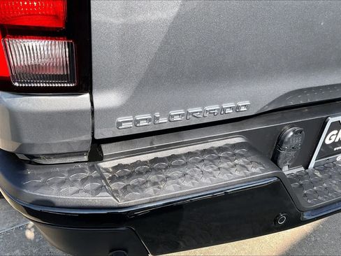 Used 2024 Chevrolet Colorado ZR2 w/ ZR2 Convenience Package III AWD/4WD image 10