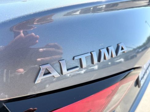 Used 2024 Nissan Altima 2.5 SV FWD image 24