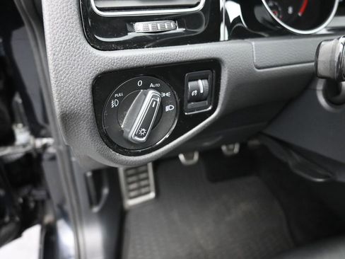 Used 2021 Volkswagen GTI SE image 13