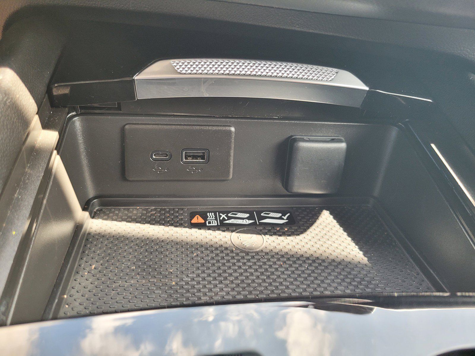 Used 2024 Buick Envision Avenir AWD/4WD image 23