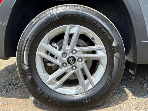 Certified 2025 Hyundai Tucson SE AWD/4WD image 11