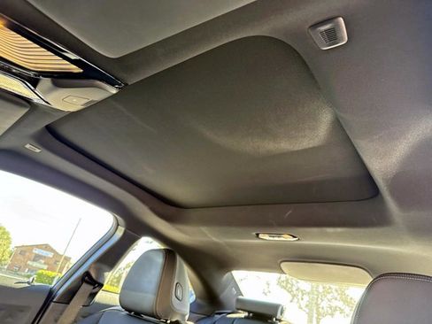 Used 2025 BMW M240i Coupe image 17