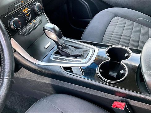 Used 2018 Ford Edge SEL FWD image 13