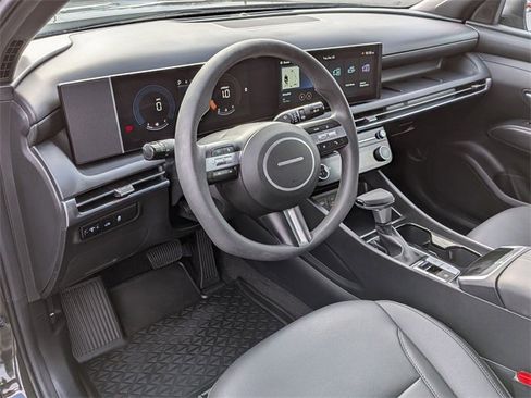 Used 2025 Hyundai Santa Cruz SEL image 17