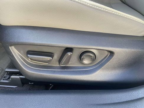 Used 2025 Toyota Camry SE FWD image 15