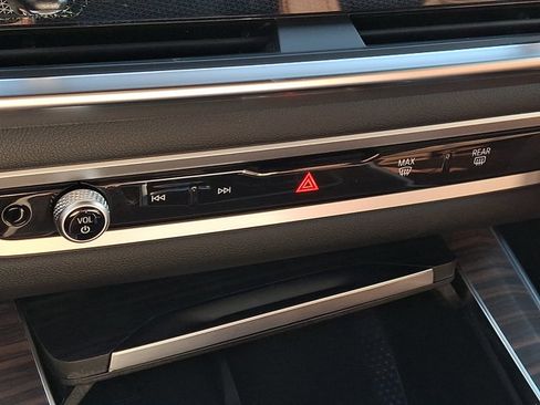 New 2026 BMW X5 xDrive50e image 12