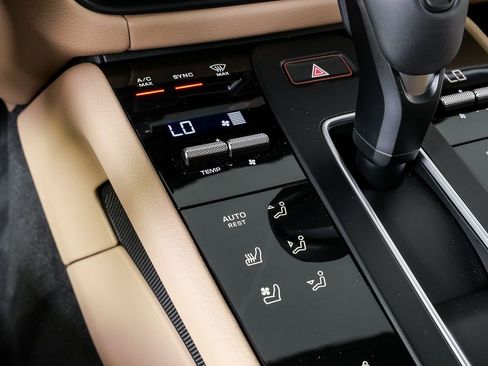 New 2026 Porsche Macan S AWD/4WD image 18