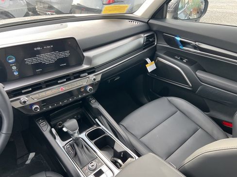 New 2025 Kia Telluride S image 13