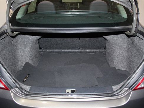 Used 2015 Nissan Versa SV image 29