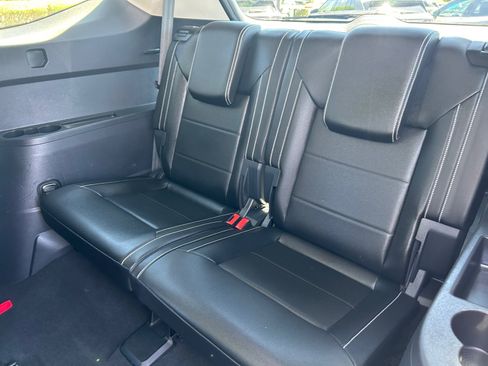 Used 2023 Volkswagen Atlas SE w/ Panoramic Sunroof Package FWD image 18
