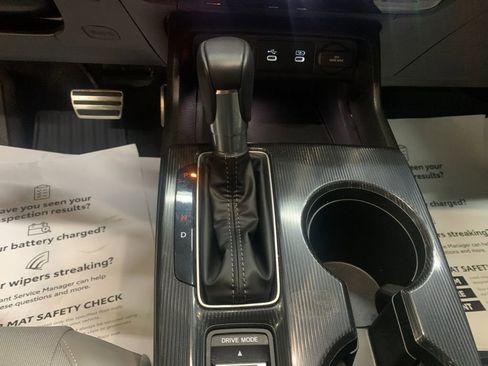 Used 2025 Honda Civic Sport image 25