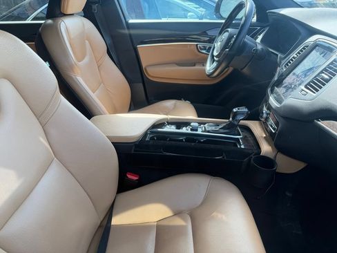 Used 2019 Volvo XC90 T6 Momentum w/ Advanced Package AWD/4WD image 3